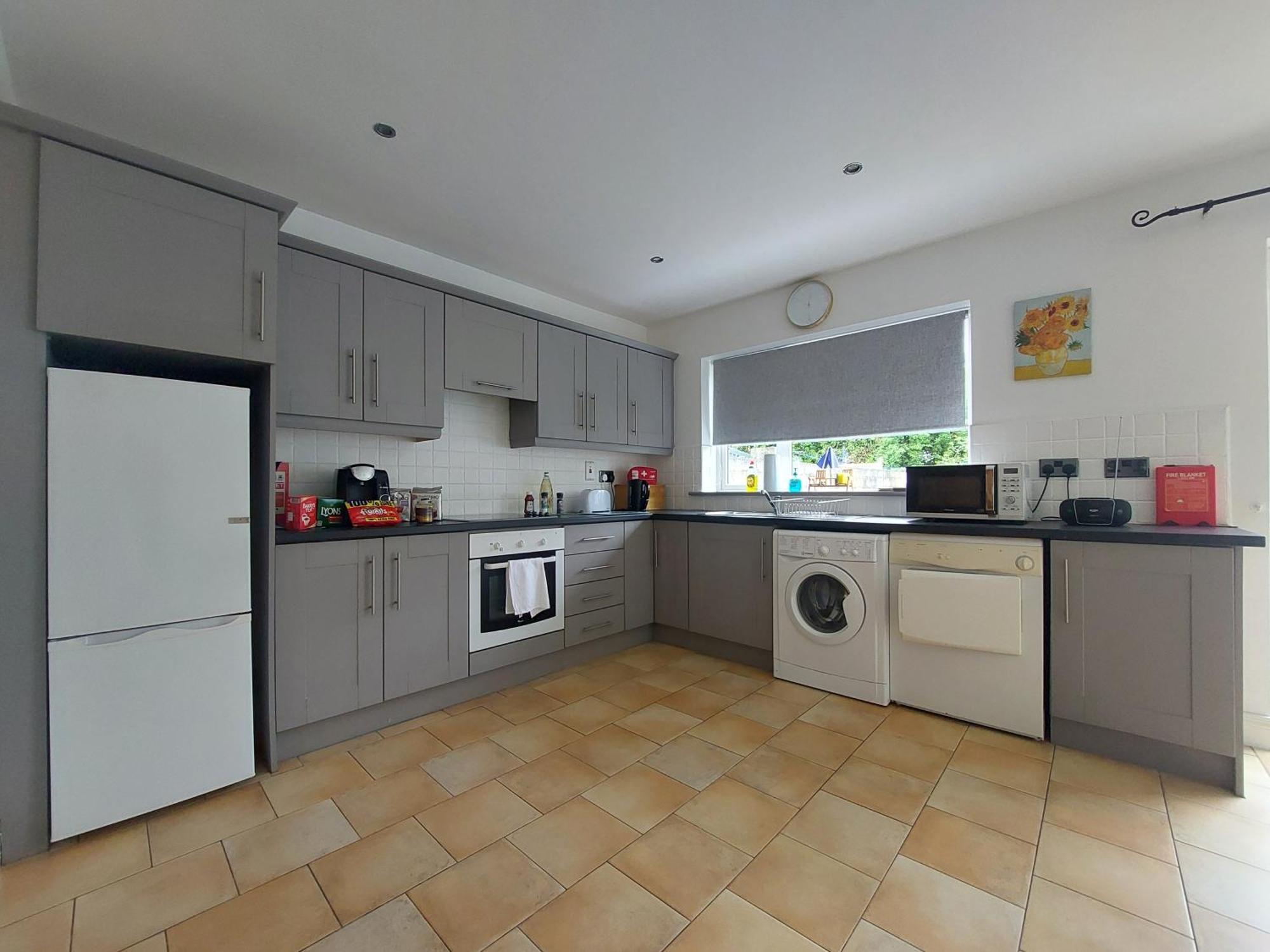 فيلا 3 Bed Semi-Detached House In A Quite Estate Bruff المظهر الخارجي الصورة